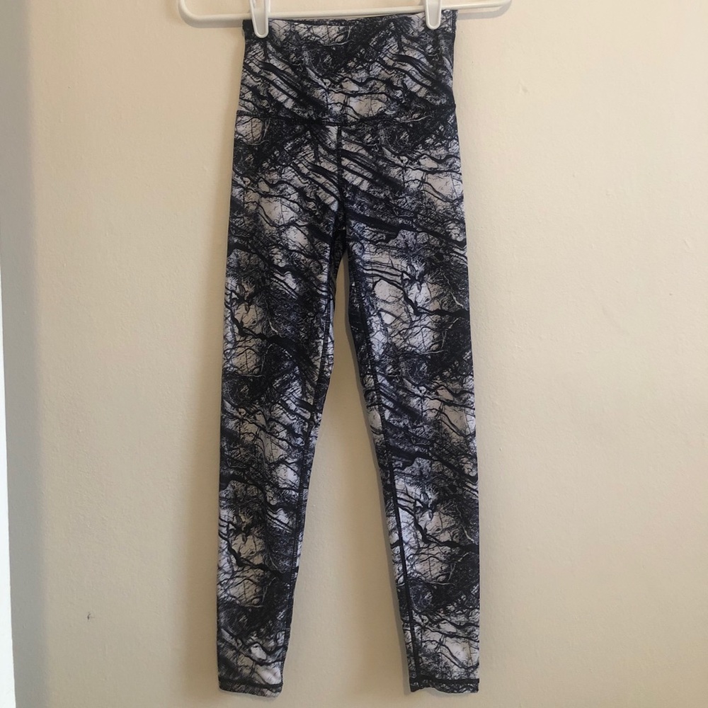 Black n white leggings